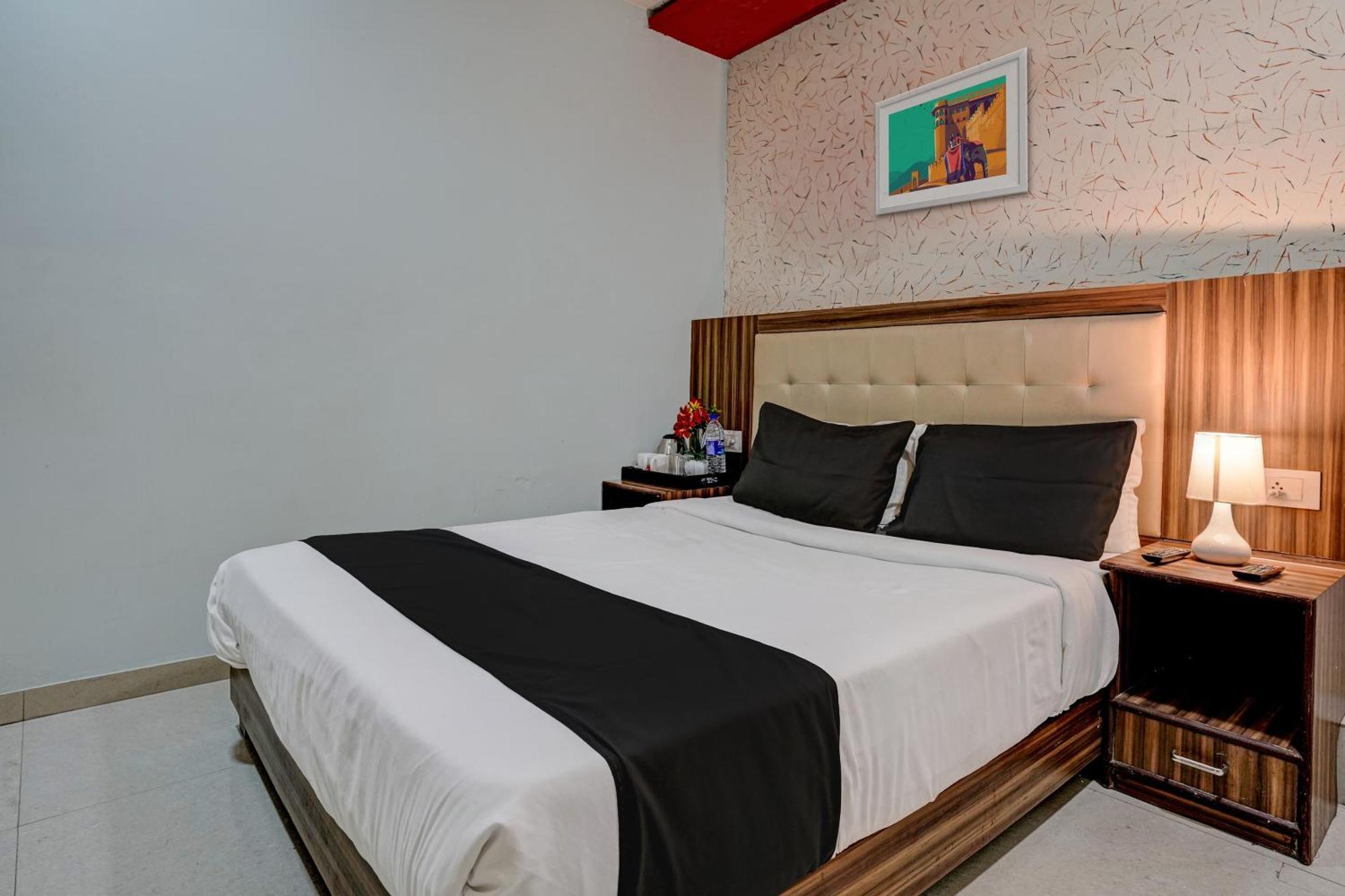 Oyo Hotel Blue Sapphire Residency Near Chhatrapati Shivaji International Airport Mumbai Dış mekan fotoğraf