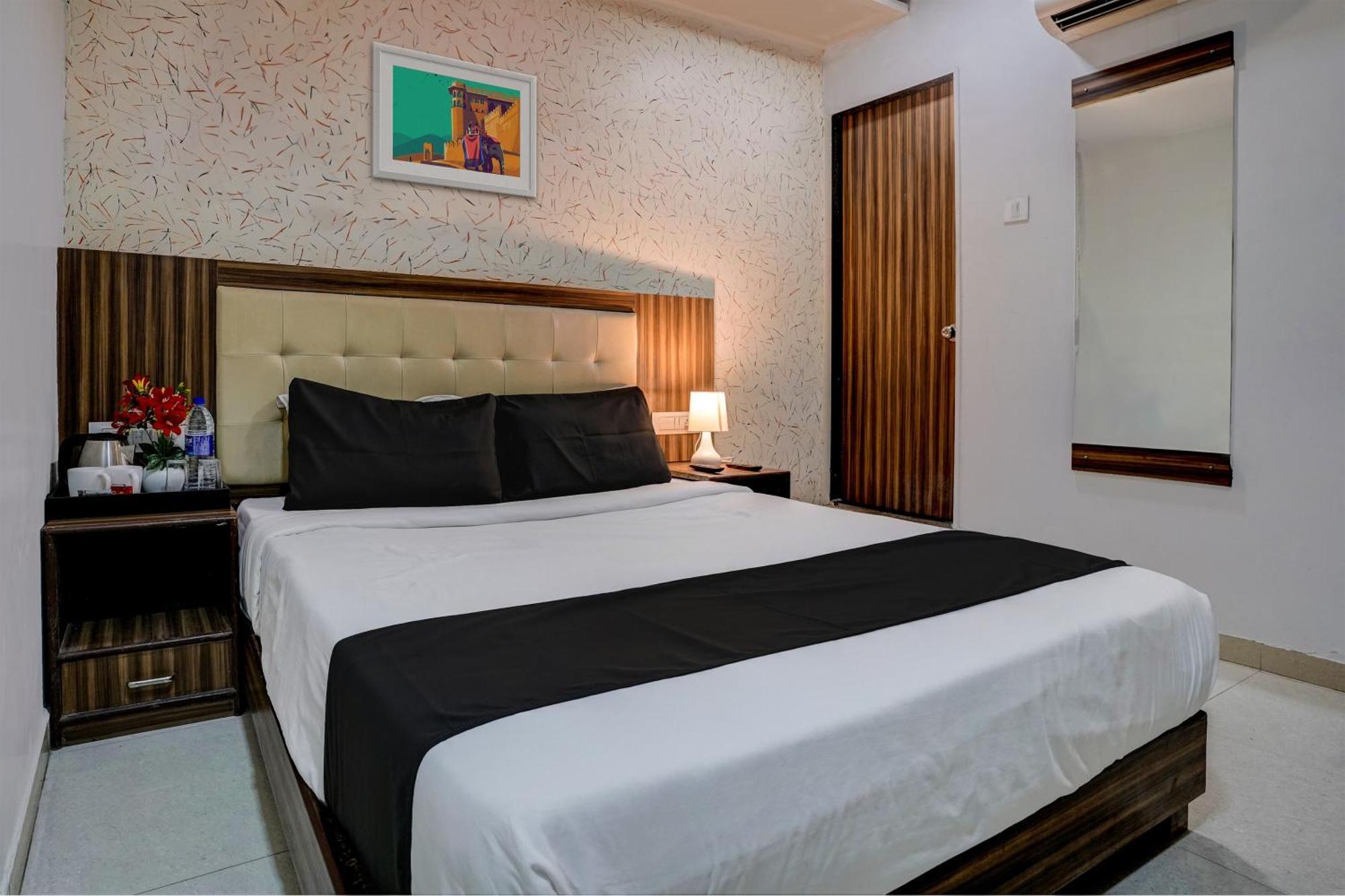 Oyo Hotel Blue Sapphire Residency Near Chhatrapati Shivaji International Airport Mumbai Dış mekan fotoğraf