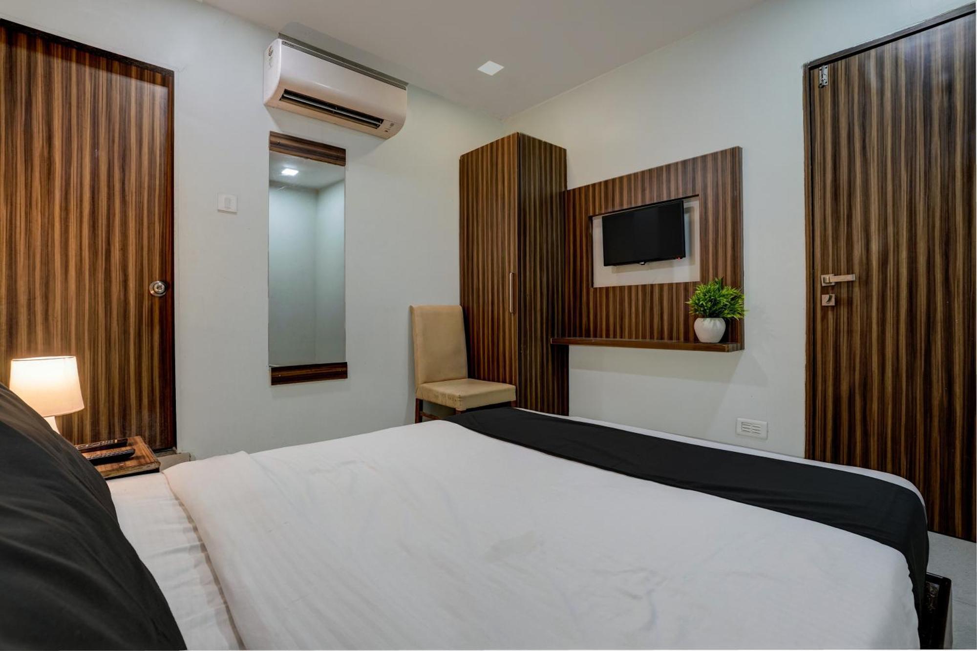 Oyo Hotel Blue Sapphire Residency Near Chhatrapati Shivaji International Airport Mumbai Dış mekan fotoğraf